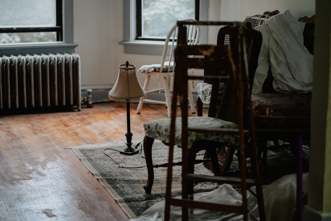 brown-wooden-table-with-chairs-xyzha03epm4